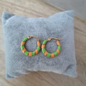 Boucles d'oreilles créoles mini format dorées oranges et vertes