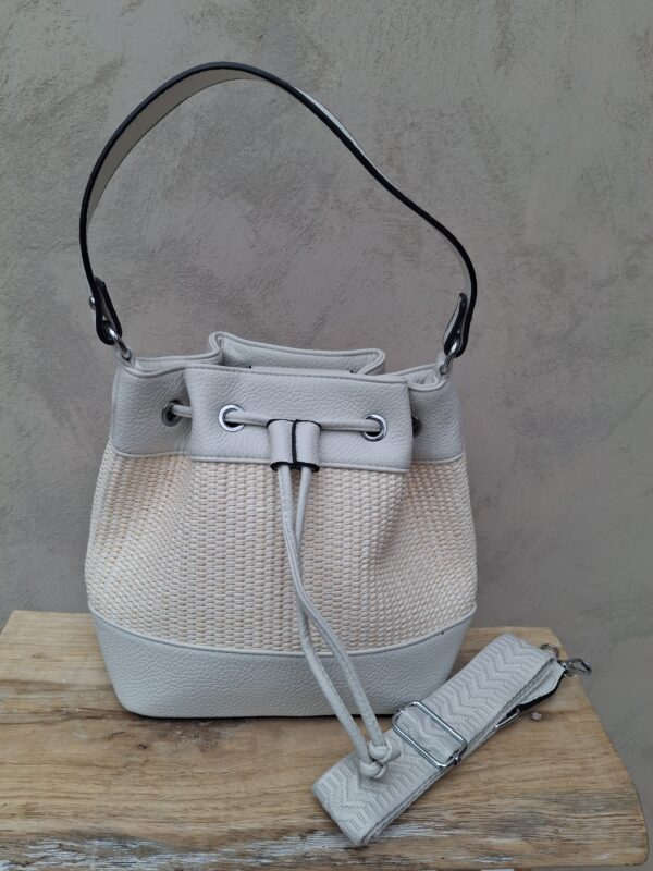 Sac tressé style bourse crème