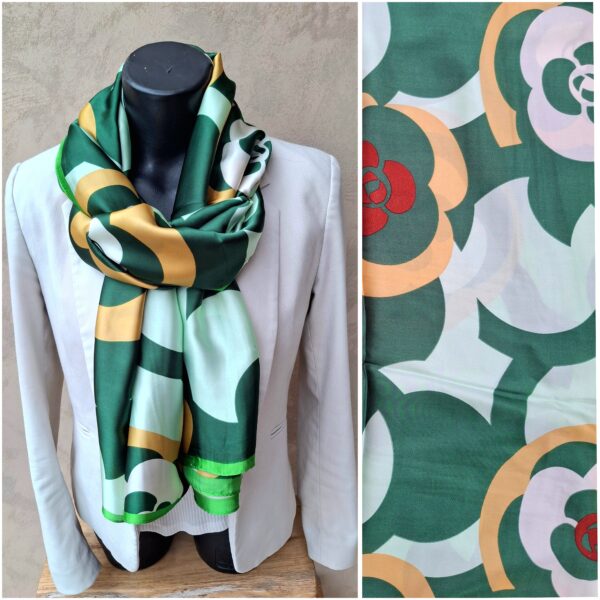 Foulard rectangle effet soie vert motifs fleuris et graphiques