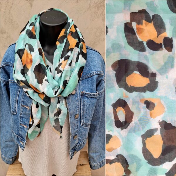 Foulard rectangle léopard vert d'eau et orange