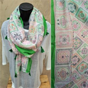 Foulard rectangle vert motifs style mandalas