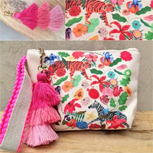 Trousse fuchsia imprimés jungle avec porte-clé