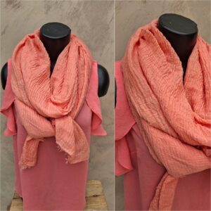 Foulard rectangle effet gaz de coton corail