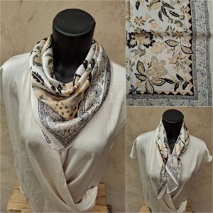 Foulard carré effet soie gris imprimé baroque