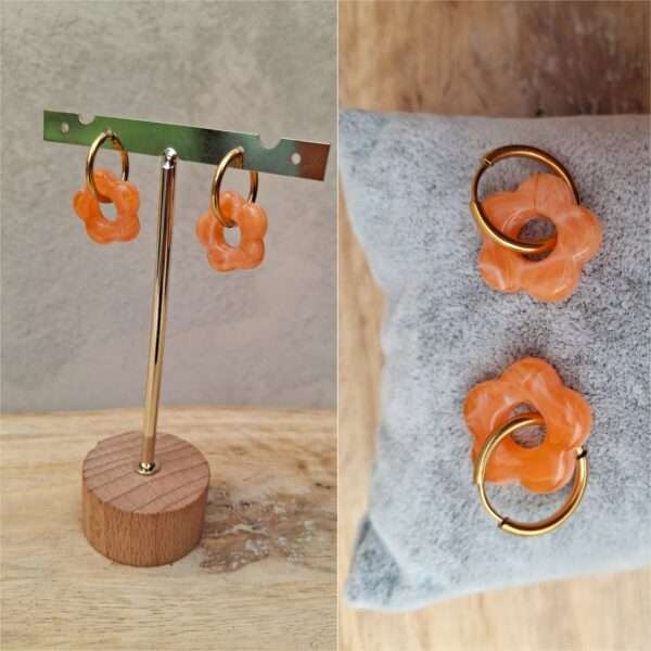 Boucles d'oreilles créoles dorées pendentif fleur orange