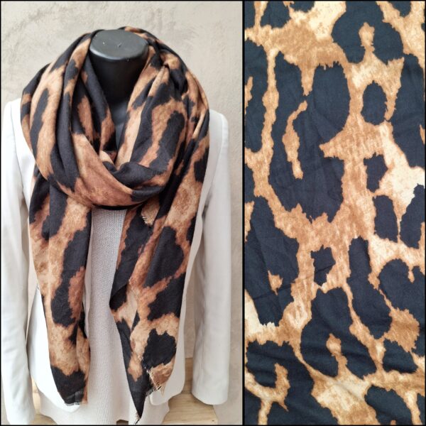 Foulard rectangle épais camel et noir motifs léopards