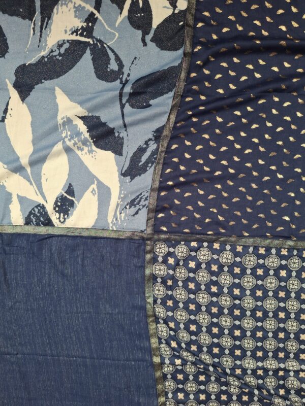 Foulard carré quatre tissus avec un tissu légèrement brillant – Image 2