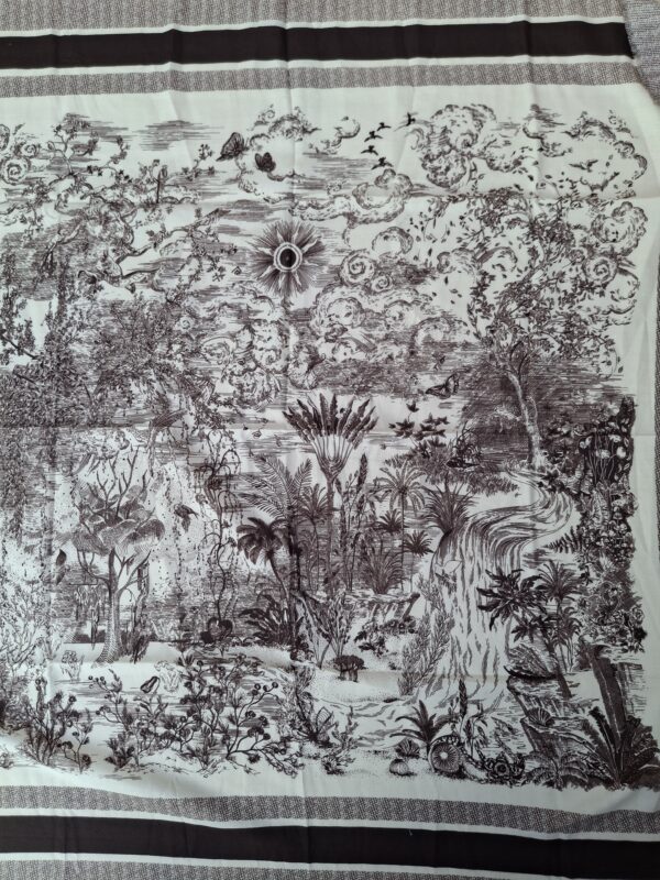 Écharpe carrée légère imprimée jungle – Image 2