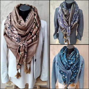 Foulard quatre tissus avec dorures et tissu brillant