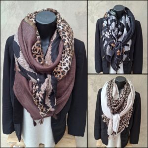 Foulard carré quatre tissus trèfles