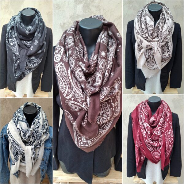 Foulard carré épais motif "bandana"