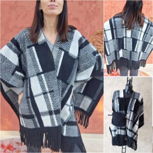 Cape quadrillée avec franges