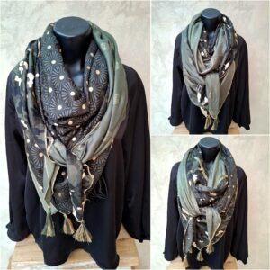 Foulard quatre tissus kaki fleurs et imprimé militaire