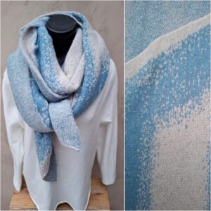 Echarpe rectangle coupée en pointe bleu