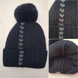 Bonnet brillant avec coeurs