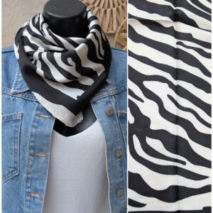 Foulard carré effet soie " zèbre "