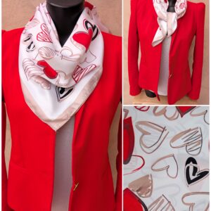 Foulard carré effet soie " cœurs "