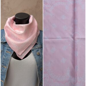 Foulard carré effet soie bandana