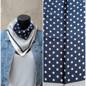 Foulard carré effet soie pois