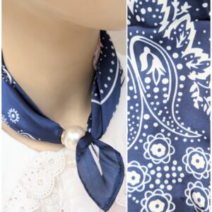 Foulard "Bleu Bandana" – Motifs Paisley et Attache Aimantée