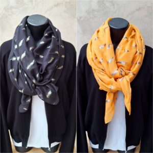 Foulard motifs plumes métallisées